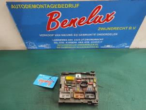 Usados Caja de fusibles Citroen Berlingo 1.6 Hdi 90 Phase 2 Precio de solicitud ofrecido por Benelux Zwijndrecht B.V.
