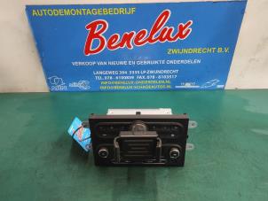 Usagé Radio Renault Twingo III (AH) 1.0 SCe 70 12V Prix sur demande proposé par Benelux Zwijndrecht B.V.