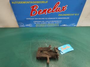 Used Rear brake calliper, left Hyundai iX20 (JC) 1.4i 16V Price on request offered by Benelux Zwijndrecht B.V.