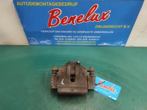 Used Front brake calliper, left Hyundai iX20 (JC) 1.4i 16V Price on request offered by Benelux Zwijndrecht B.V.