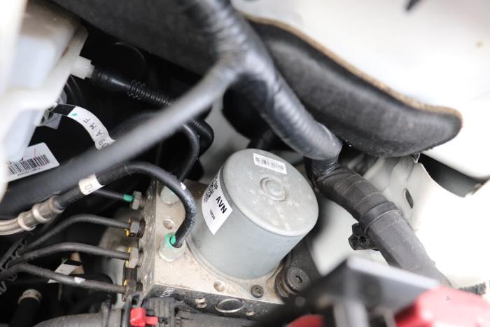Begagnade ABS-pump Opel Mokka/Mokka X 1.6 16V EcoFlex 4x2 Pris på förfrågan erbjuds av Benelux Zwijndrecht B.V.