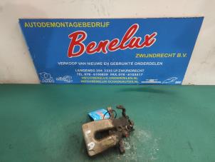 Used Rear brake calliper, left Renault Clio III Estate/Grandtour (KR) 1.5 dCi FAP Price on request offered by Benelux Zwijndrecht B.V.