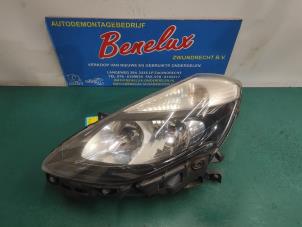 Used Headlight, left Renault Clio III (BR/CR) 1.5 dCi FAP Price on request offered by Benelux Zwijndrecht B.V.