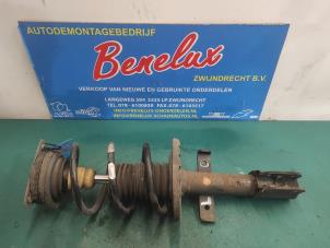 Used Front shock absorber rod, left Renault Clio III (BR/CR) 1.5 dCi FAP Price on request offered by Benelux Zwijndrecht B.V.