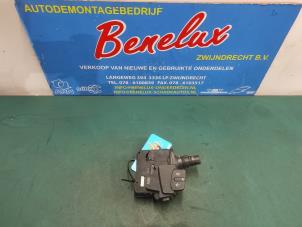 Used Wiper switch Renault Clio III (BR/CR) 1.5 dCi FAP Price on request offered by Benelux Zwijndrecht B.V.