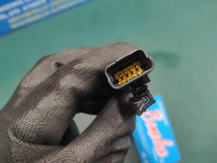 Lambda probe from a Opel Crossland (X) 1.2 Turbo 12V Euro 6 2018