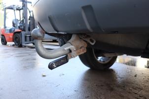 Used Towbar Landrover Discovery V (LR) 3.0 sdv6 24V Price on request offered by Benelux Zwijndrecht B.V.