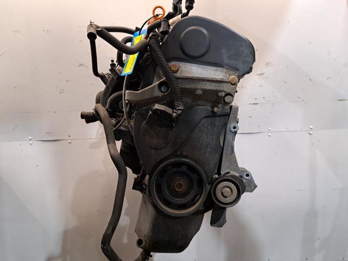 Engine from a Seat Ibiza III (6L1) 1.4 16V 85 2008