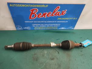 Used Front drive shaft, left Renault Clio III Estate/Grandtour (KR) 1.2 16V 75 Price on request offered by Benelux Zwijndrecht B.V.