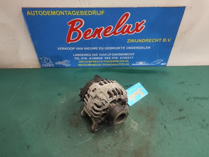 Begagnade Dynamo Renault Clio III Estate/Grandtour (KR) 1.2 16V 75 Pris på förfrågan erbjuds av Benelux Zwijndrecht B.V.