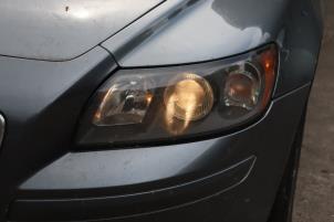 Used Headlight, left Volvo S40 (MS) 2.4i 20V Price on request offered by Benelux Zwijndrecht B.V.