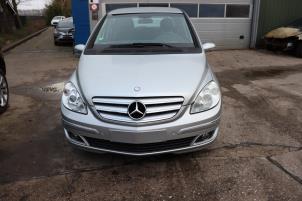 Used Front end, complete Mercedes B (W245,242) 1.7 B-170 16V Price on request offered by Benelux Zwijndrecht B.V.