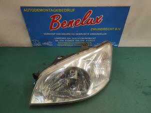 Used Headlight, left Hyundai Getz 1.6i 16V Price on request offered by Benelux Zwijndrecht B.V.