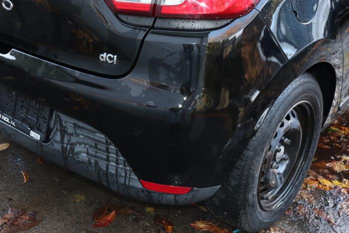 Zderzak tylny z Renault Clio IV (5R) 1.5 Energy dCi 90 FAP 2013
