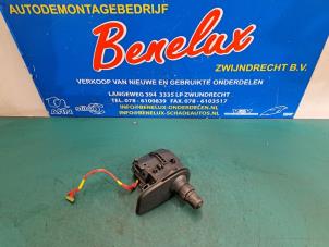 Used Indicator switch Renault Clio III Estate/Grandtour (KR) 1.2 16V 75 Price on request offered by Benelux Zwijndrecht B.V.