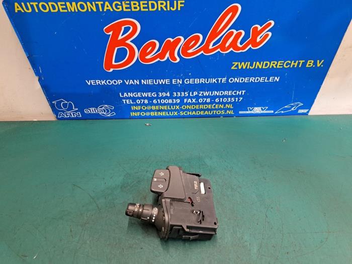 Wiper switch from a Renault Clio III Estate/Grandtour (KR) 1.2 16V 75 2010