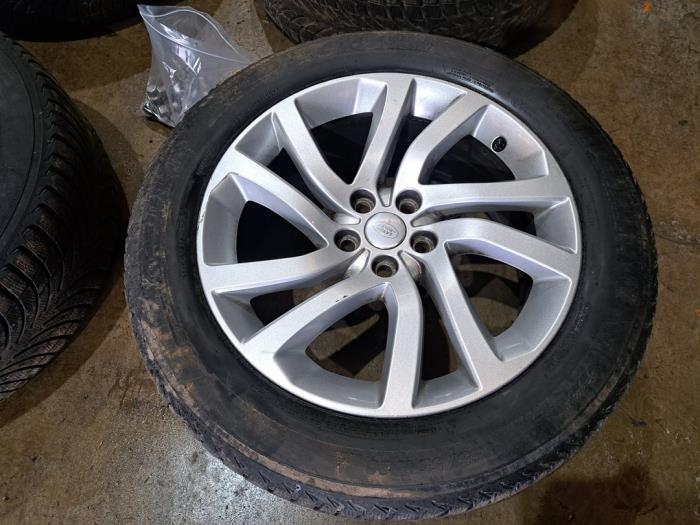 Set of wheels + winter tyres from a Land Rover Discovery V (LR) 3.0 sdv6 24V 2018