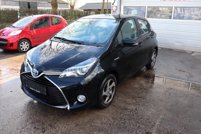 Używane Przód kompletny Toyota Yaris III (P13) 1.5 16V Hybrid Cena € 2.150,00 Procedura marży oferowane przez Benelux Zwijndrecht B.V.