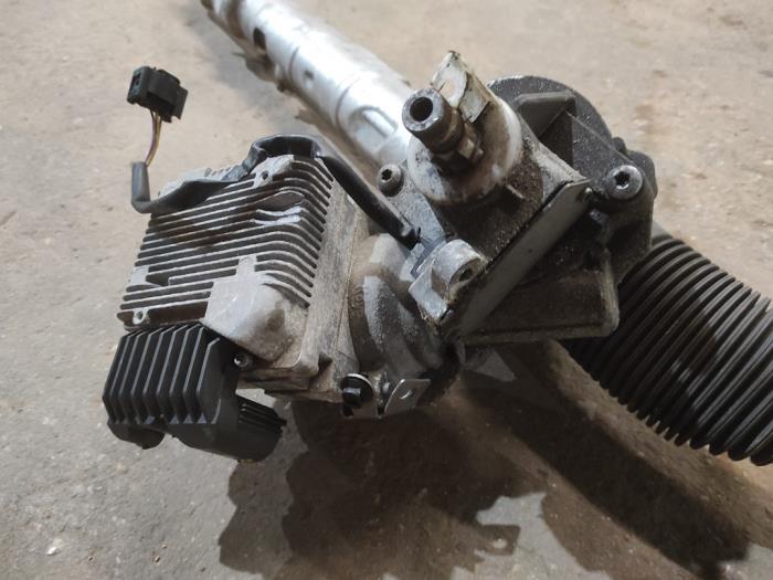 Power steering box from a Mercedes-Benz B (W245,242) 1.7 B-170 16V 2006