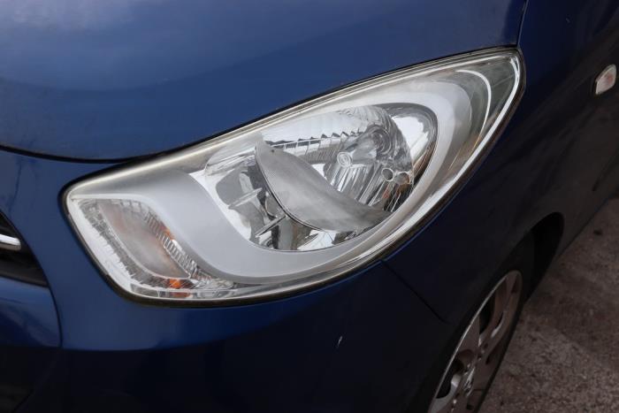 Optique avant principal gauche d'un Hyundai i10 (F5) 1.2i 16V 2012