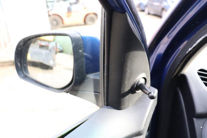 Außenspiegel links van een Hyundai i10 (F5) 1.2i 16V 2012