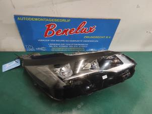 Used Headlight, right Peugeot 3008 II (M4/MC/MJ/MR) 1.6 16V HYbrid 225 Price on request offered by Benelux Zwijndrecht B.V.