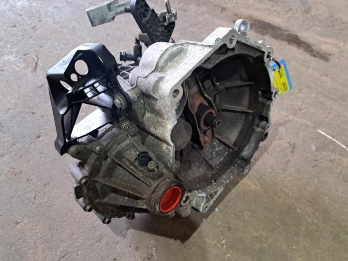 Gearbox from a Volkswagen Up! (121) 1.0 12V 60 2012