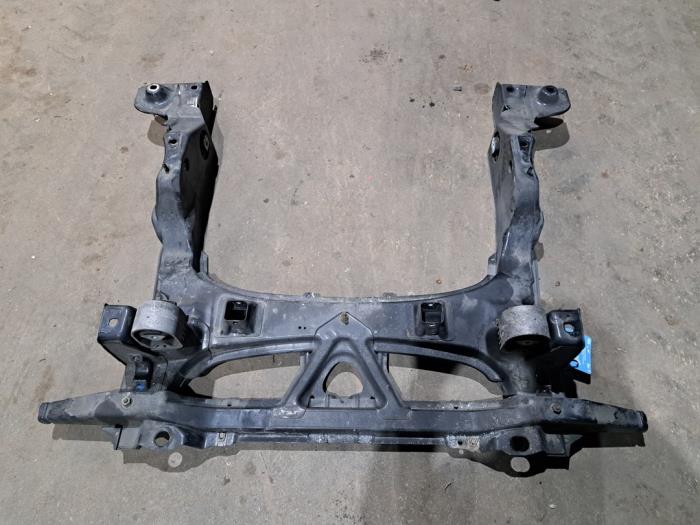 Used Subframe Mercedes B (W245) 1.7 B-170 16V Price on request offered by Benelux Zwijndrecht B.V.