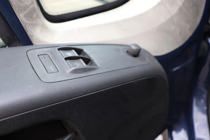 Außenspiegel links van een Peugeot Boxer (U9) 2.0 BlueHDi 160 2019