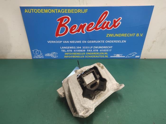 Used Engine mount Opel Movano 2.3 CDTi Biturbo 16V FWD Price on request offered by Benelux Zwijndrecht B.V.