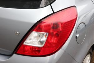 Używane Tylne swiatlo pozycyjne prawe Opel Corsa D 1.2 16V Cena na żądanie oferowane przez Benelux Zwijndrecht B.V.