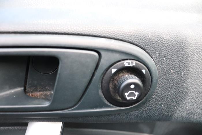 Außenspiegel rechts van een Ford Fiesta 6 (JA8) 1.25 16V 2009
