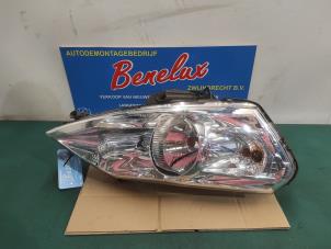 Begagnade Strålkastare, höger Fiat Scudo (270) 2.0 D Multijet Pris på förfrågan erbjuds av Benelux Zwijndrecht B.V.