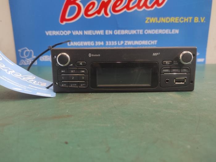 Radio d'un Renault Kangoo/Grand Kangoo (KW) 1.2 16V TCE 2014
