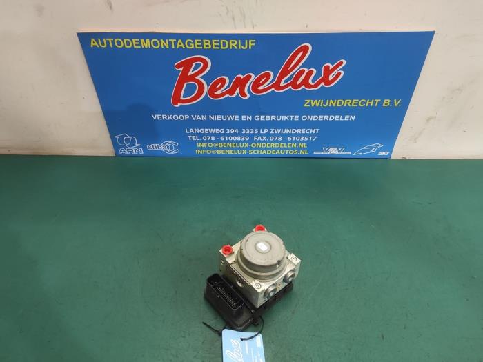 Używane Pompa ABS Mazda 2 (DJ/DL) 1.5 SkyActiv-G 90 Cena na żądanie oferowane przez Benelux Zwijndrecht B.V.