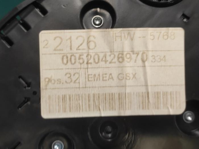 Odometer KM from a Fiat 500X (334) 1.4 Multi Air 16V 2016