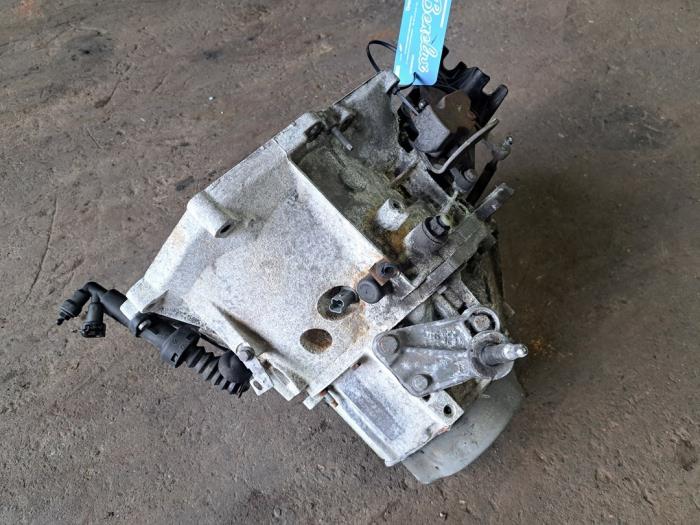 Gearbox from a Peugeot Partner (GC/GF/GG/GJ/GK) 1.6 HDI 75 Phase 1 2013