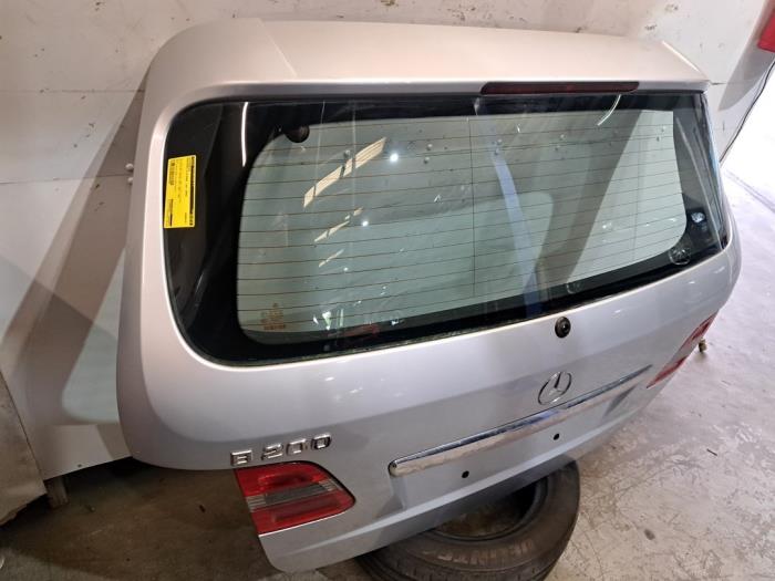 Heckklappe van een Mercedes-Benz B (W245) 2.0 B-200 16V 2005
