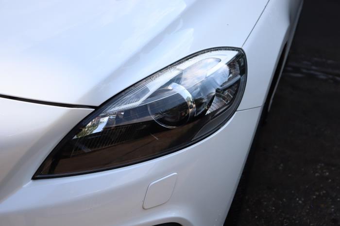 Front end, complete Volvo V40 Cross Country 2.0 T3 16V - 31424258