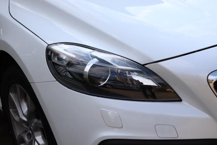 Front end, complete Volvo V40 Cross Country 2.0 T3 16V - 31424258