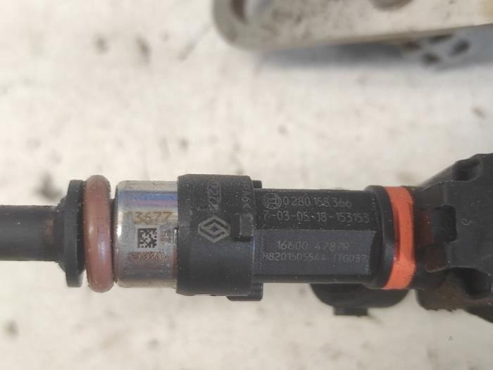 Bränsleinsprutningsmunstycke från en Renault Captur I (2R) 0.9 Energy TCE 12V 2017