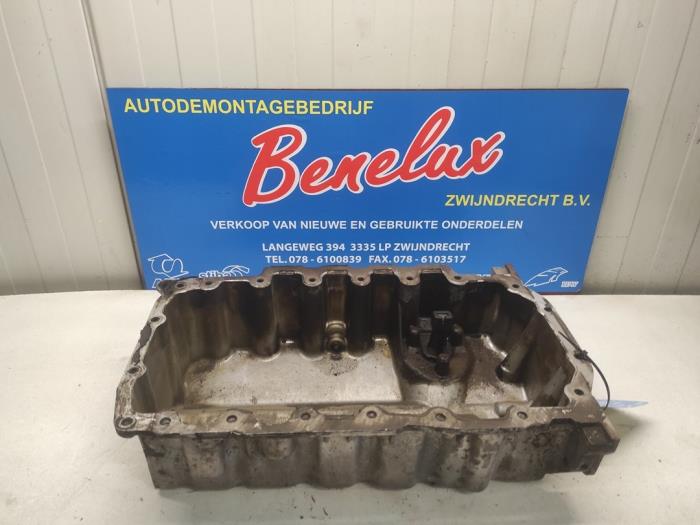 Usagé Couvercle carter Skoda Octavia Combi (5EAC) 1.6 TDI Greenline 16V Prix sur demande proposé par Benelux Zwijndrecht B.V.