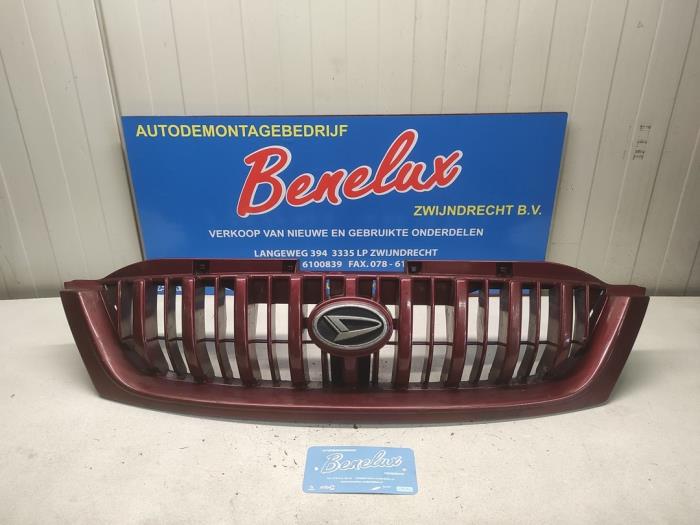 Używane Grill Daihatsu Terios (J1) 1.3 16V DVVT 4x2 Cena na żądanie oferowane przez Benelux Zwijndrecht B.V.
