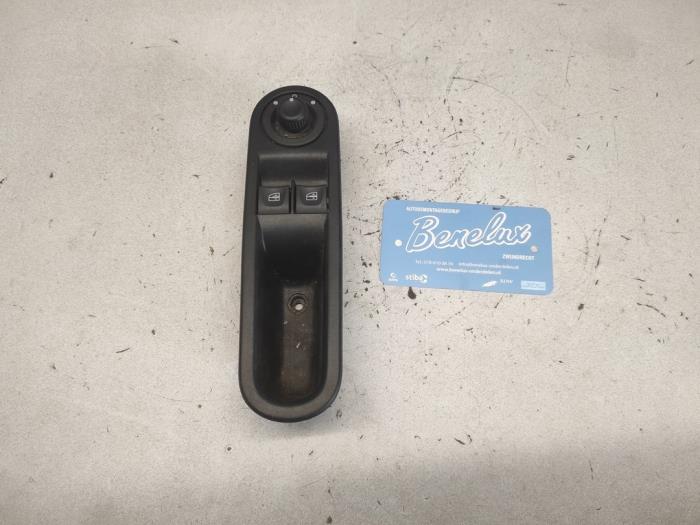 Usados Interruptor de ventanilla eléctrica Renault Twingo III (AH) 1.0 SCe 70 12V Precio de solicitud ofrecido por Benelux Zwijndrecht B.V.