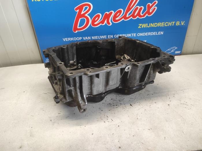 Usagé Couvercle carter Volkswagen Polo V (6R) 1.4 TDI DPF BlueMotion technology Prix sur demande proposé par Benelux Zwijndrecht B.V.