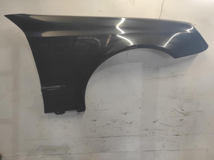 Front wing, right Mercedes E 2.6 E-240 V6 18V 185 - A2118800718
