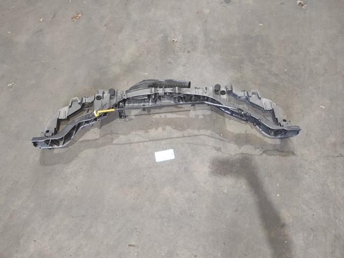 Begagnade Front Ford Focus 3 1.6 EcoBoost 16V Pris på förfrågan erbjuds av Benelux Zwijndrecht B.V.