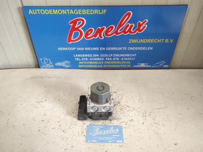 Usagé Bloc ABS Nissan Qashqai (J11) 1.2 DIG-T 16V Prix sur demande proposé par Benelux Zwijndrecht B.V.