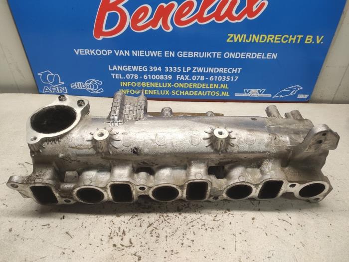 Begagnade Insugsrör Toyota Hilux IV Pris på förfrågan erbjuds av Benelux Zwijndrecht B.V.