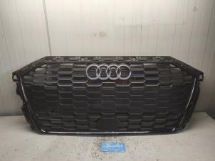Begagnade Grill Audi A3 Sportback (8YA) 1.0 30 TFSI 12V Pris € 235,00 Marginaltabell erbjuds av Benelux Zwijndrecht B.V.